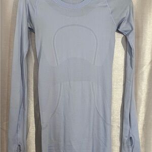 Lululemon Light Blue Long Sleeve Athletic Top size Small